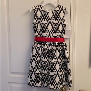 Adorable black and white spring dress for parties